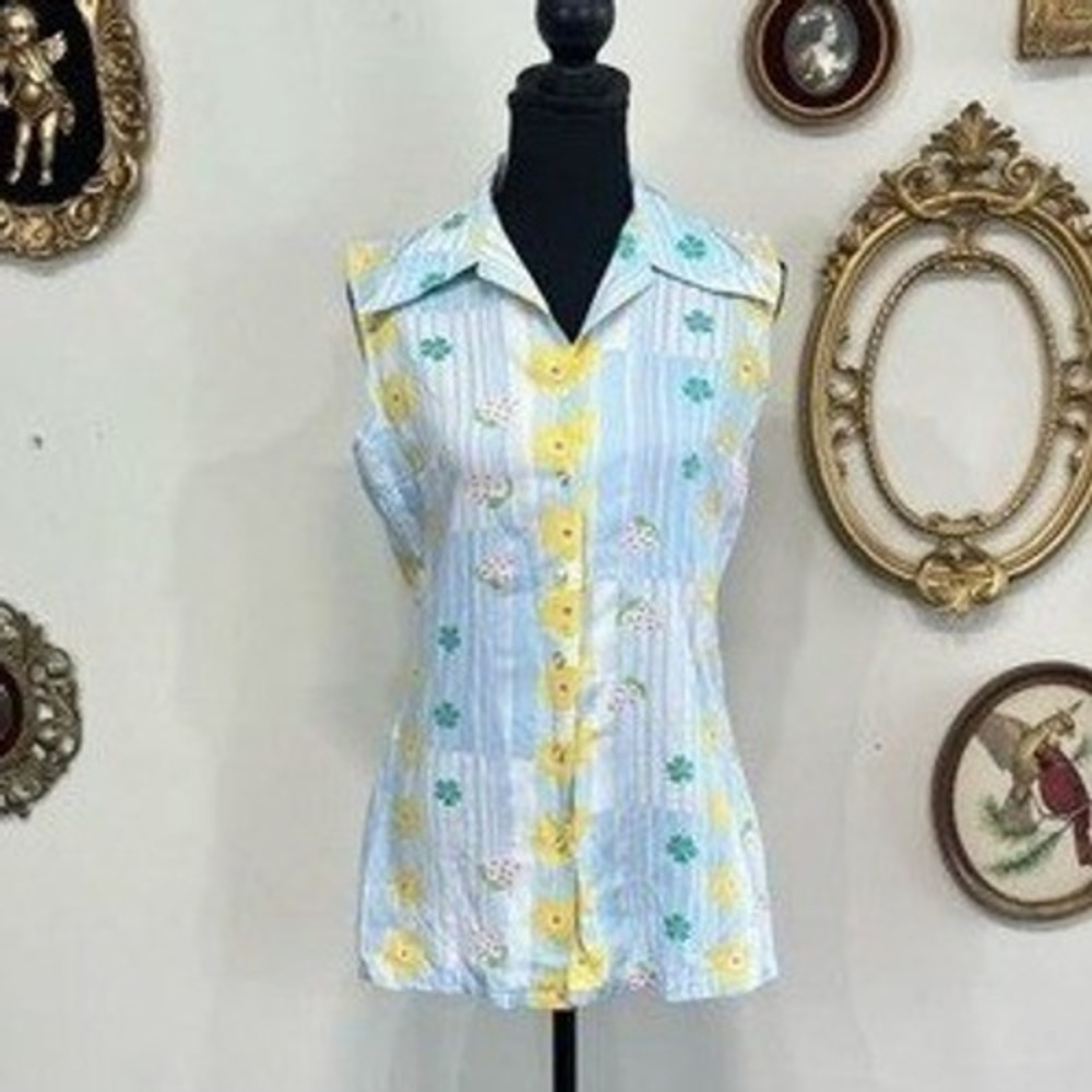 VTG 70s Judy Bond Pastel Floral Strawberry Patchwork Sleeveless Button Up Top 12